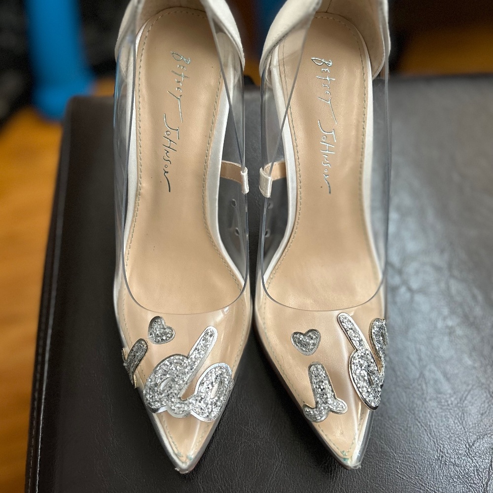 I do Betsey Johnson